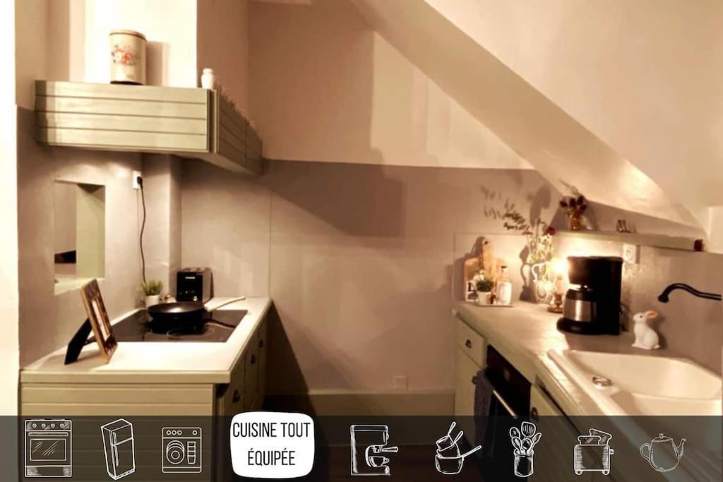 Grand Appartement Place Saint-Pierre, Proche Chateau De Saumur Et Bord De Loire" Екстериор снимка